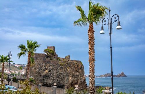 Aci Castello Apartment | La Terrazza sul Mare Modern Apartment