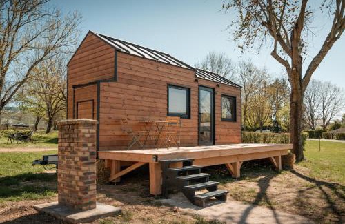 Cluny House | La Tiny Cluny
