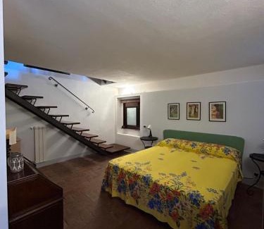 Castelnuovo Magra House | La Tisbe, una casa nel borgo medievale di Castelnuovo Magra