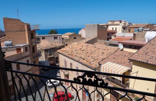 Santo Stefano di Camastra Apartment | La Torre