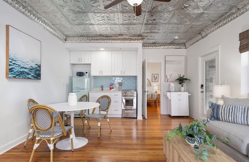 Pass-a-Grille Historic District Apartment | La Tortuga