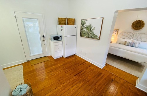 Pass-a-Grille Historic District Apartment | La Tortuga