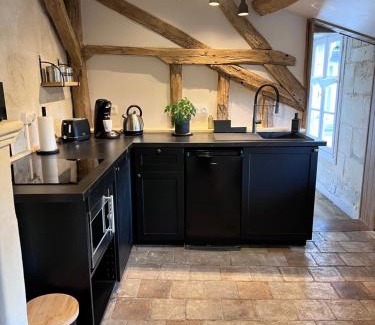 Chinon Apartment | La tour de l Horloge, appt typique à 500m du château
