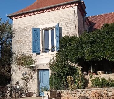 Rignac Apartment | La Tour Des Quatre Chemins