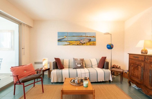La Trinite-sur-Mer Apartment | La Trinité-sur-Mer: 3-room apartment with parking, near port and beaches