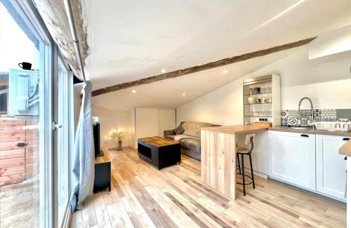 Saint-Genies-de-Malgoires Apartment | La Tropézienne, charme et confort au coeur du Gard