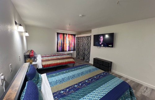 North Austin Civic Association Hotel | La Unica