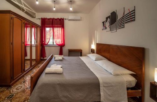 Piraino House | La Valle di Hermes