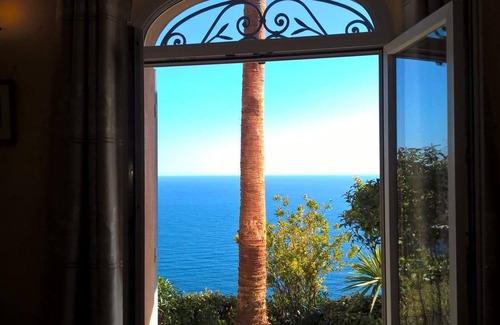 Eze Apartment | La Varangue- Beautiful apartment 40m2, 2 rooms sea view heated pool 3 persons