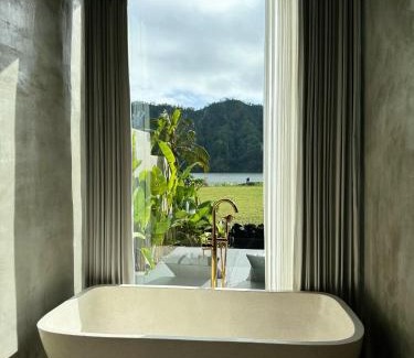 Toya Bungkah Villa | La Varuna Kintamani