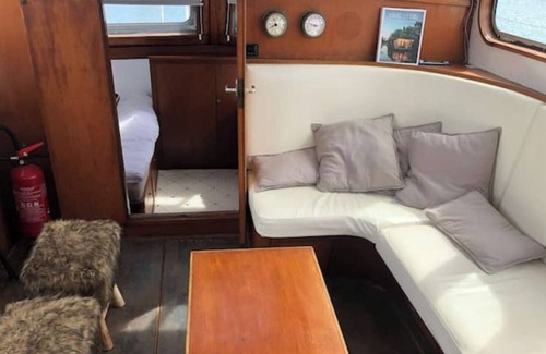 Etaples Boat Rental | La Vedette Hollandaise
