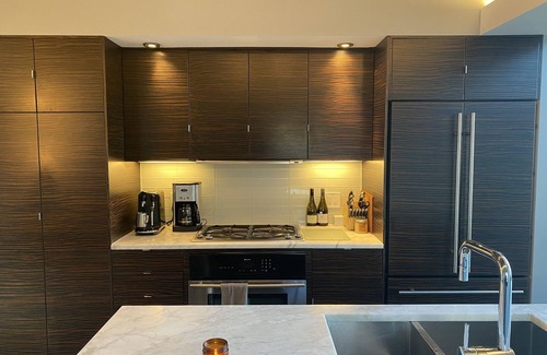 Dorchester House | LA Vibes in the Heart of Boston