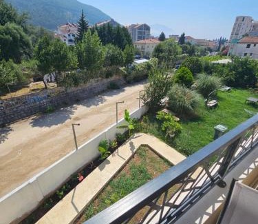 Maini House | La Vida Apartments