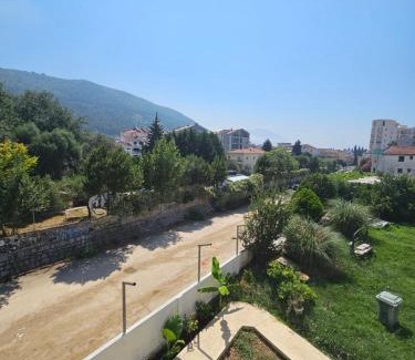 Maini House | La Vida Apartments