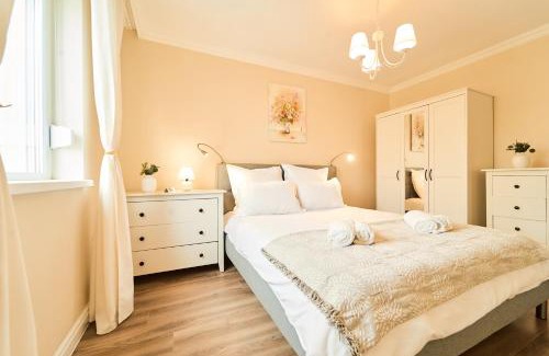 Dumbravita Apartment | La Vie en Rose Chic French-Style Apartment with Parking in Timisoara