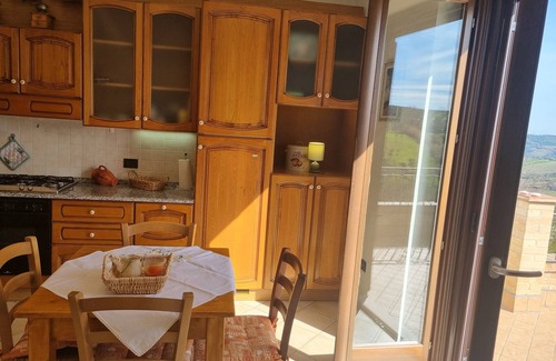 Paglieta Apartment | La Vigna di Ranco Ltd num3353