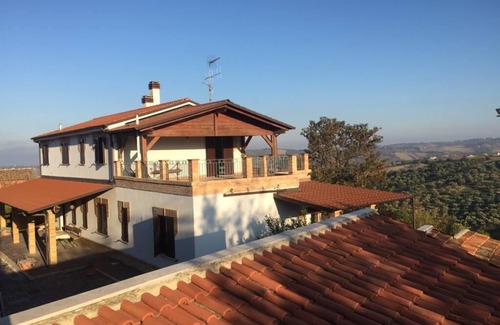 Paglieta House | La Vigna di Ranco Marco awaits you!