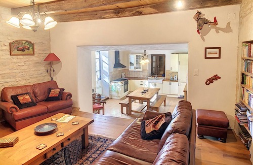 Villeneuve d'Aveyron House | La Vigne - pretty stone and wood house, in the countryside