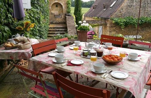 Saint-Amand-de-Coly House | La vignolle
