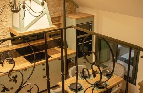 Montigny-Lencoup Villa | La Villa Aliénor - Spa et Cinéroom
