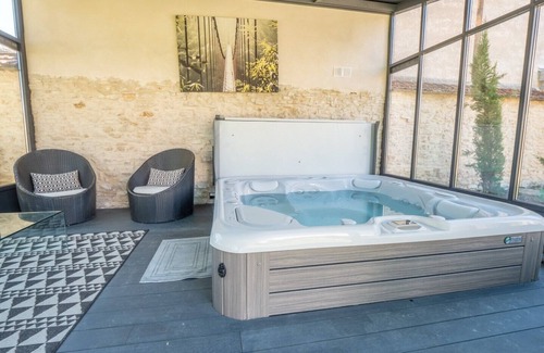 Saint-Nom-la-Breteche House | La Villa Estrella - Piscine Chauffée et Jacuzzi