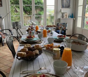 Lavacourt Bed & Breakfast | La Villa Lauvray