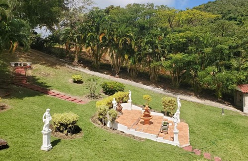 Mata de Platano Villa | La Villa Primavera