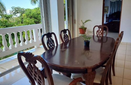 Mata de Platano Villa | La Villa Primavera