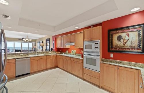 Redington Shores Apartment | La Vistana 703