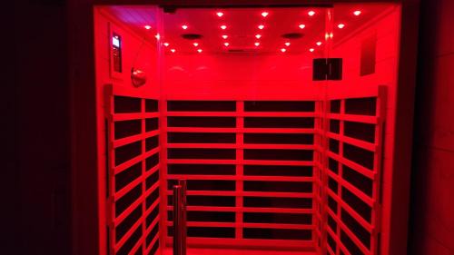 Doue-la-Fontaine Apartment | La Volupté - Love room avec Jacuzzi - Sauna