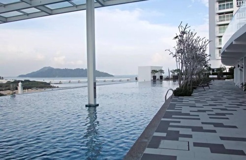Bayan Lepas Apartment | La Vue at Oceanfront