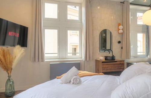 Les Cordeliers Apartment | LaBolla, charmant cocon avec spa, cœur de Lyon