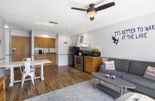 Big Cedars Apartment | Labor Day Open! Suite Relaxation Steps to Table Rock! Near Big Cedar! Free Tickets Daily!