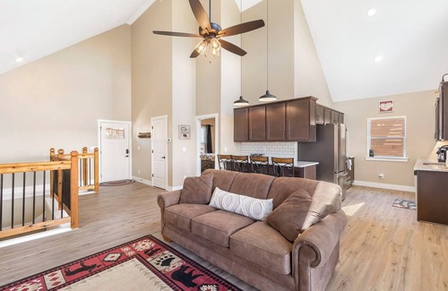 Kimberling City House | Labor Day Open, Games, Two Decks, Cmty Pool, Play Area, Pickleball, Free Tickets! Wilderness View