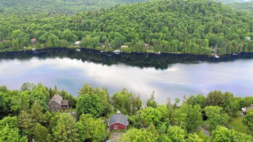 Wentworth-Nord House | Lac Laurel Access Spa & Nature