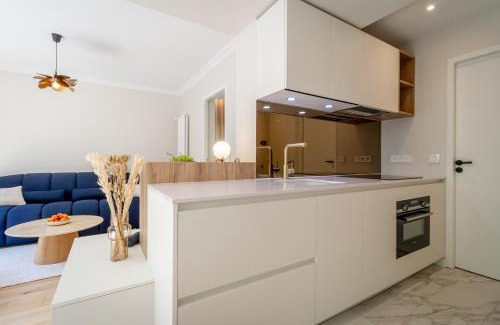 Annecy Old Town Apartment | Lac & lounge