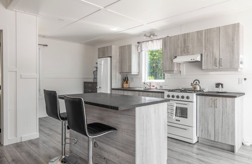 Saint-Raymond Ski Chalet | Lac-Mercher-2 - Enchanting chalet with terrace and lake