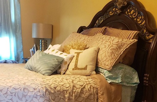 Waldorf House | LaCasa near MGM/National Harbor