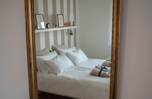 Osimo Apartment | Lacasaceleste is located in Osimo, a hill town.
