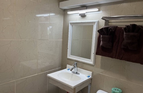 Knob Noster Hotel | Laci's Country Inn