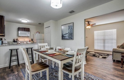 West San Antonio House | ❤️Lackland AFB☀️Touch-Free💥Parking⚡️Streaming TV