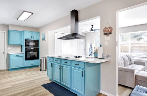 Southside House | Lackland Pool House 4 minutes from Lackland AFB