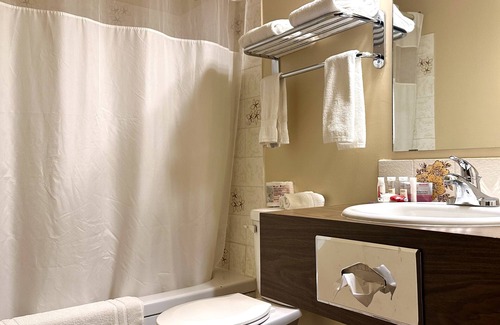 Lacombe Hotel | Lacombe Motor Inn