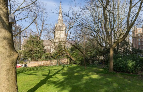 Holland Park Apartment | Ladbroke Grove XV by onefinestay