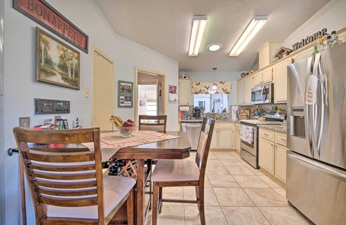 The Villages Cottage | Lady Lake House w/Lanai & Community Pool!