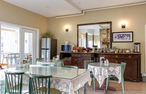 Canmore Hotel | Lady MacDonald Country Inn
