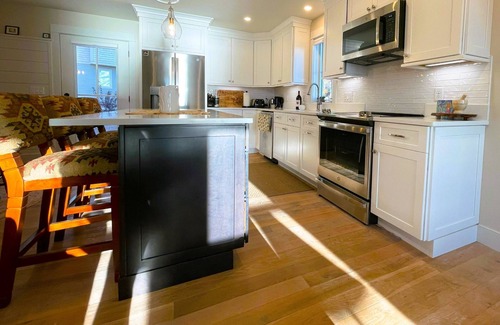 Laconia House | Lady of The Lake