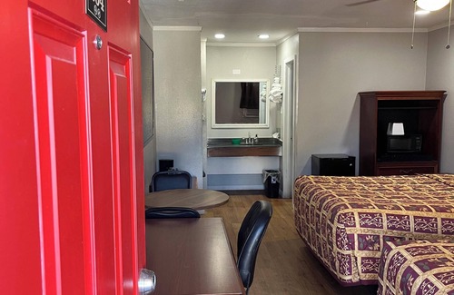 Johnson City Hotel | Ladybird Inn