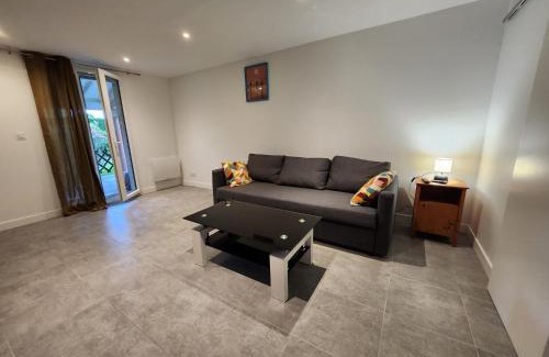 Seysses Apartment | Lafé, paisible studio