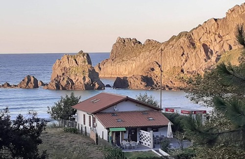 Ibarranguelua House | Laga Beach